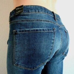 STS Blue Jeans Women’s Distressed CARA Straight Leg Plus Size 24 NWT